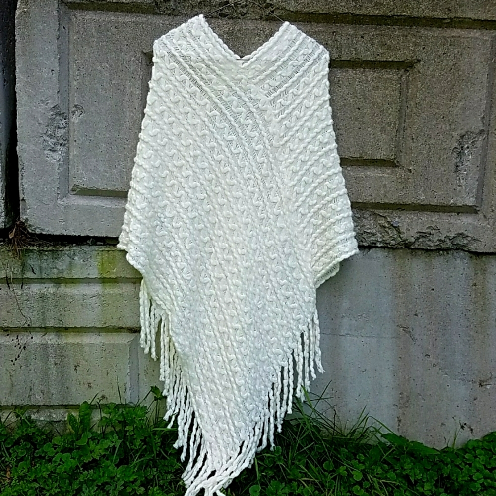 Knit Poncho - Picture 3 of 9